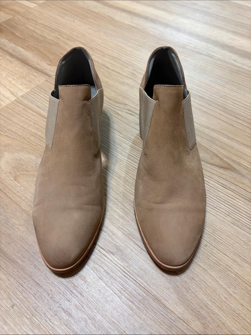 Eileen Fisher Tan Leather Cutout Chelsea Ankle Boots Women’s 9.5